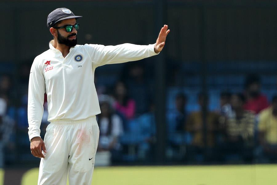 भारत ने न्यूजीलैंड के खिलाफ इंदौर टेस्ट मैच में न्यूजीलैंड को फॉलोऑन खेलने के लिए नहीं बुलाया। भारत ने तीसरे दिन स्टम्प के समय अपनी दूसरी पारी में बिना किसी नुकसान के 18 रन बनाए।