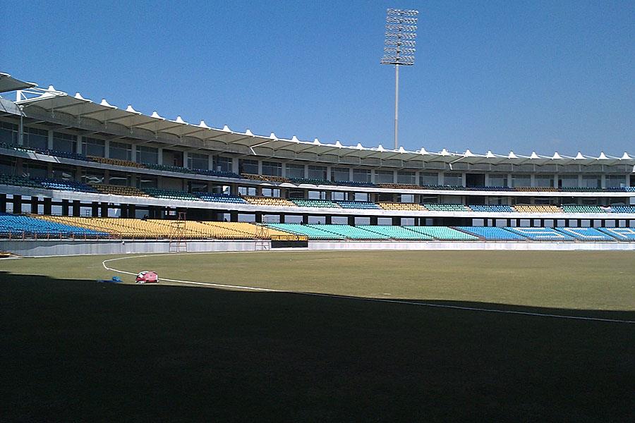 सौराष्ट्र क्रिकेट असोसिएशन के इस मैदान पर यह पहला टेस्ट मैच होगा इस मैदान पर भारत की टीम अब तक दो वनडे और एक टी20 मैच खेल चुकी है।