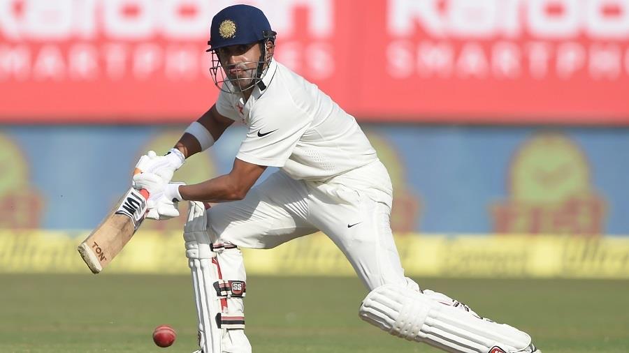 भारत-इंग्लैंड के बीच राजकोट में चल रहे पेहले टेस्ट मैच के दूसरे दिन टीम इंडिया ने बगैर किसी विकेट खोए 63 रन बना लिए हैं। 