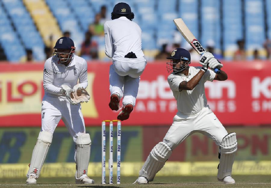 भारत-इंग्लैंड के बीच चल रहे राजकोट टेस्ट मैच का तीसरा दिन भारतीय बल्लेबाजों की बल्ले-बल्ले रही।