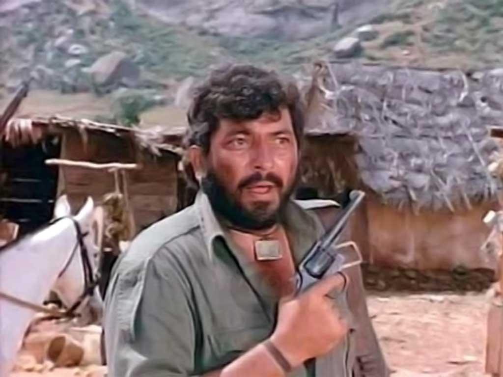 अमजद खान को साल 1975 में आई फिल्म शोले से लोकप्रियता मिली। इस फिल्म में उनके डायलॉग्स बहुत फेमस हुए थे।
