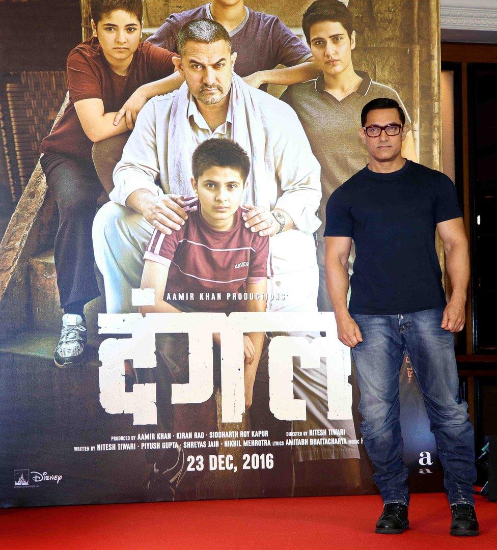 आमिर खान ने शुक्रवार को एक कार्यक्रम के सिलसिले में मुख्यमंत्री अखिलेश यादव से लखनऊ में मुलाकात की। इसके बाद अखिलेश यादव ने फिल्‍म को टैक्‍स फ्री करने का निर्णय लिया। 