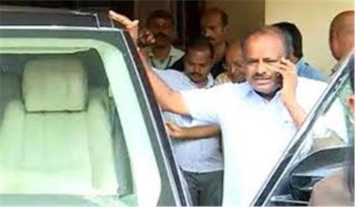कर्नाटक में मंत्री कर रहे SUV कार की मांग, कुमारस्वामी करते हैं 1.5 करोड़ की कार में सफर