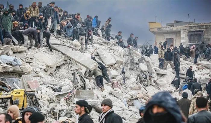LIVE UPDATE - मलबे के ढेर में बदले तुर्की - सीरिया के शहर , 5000 से ज्यादा लोगों की मौत , हजारों अभी भी मलबे में दबे 