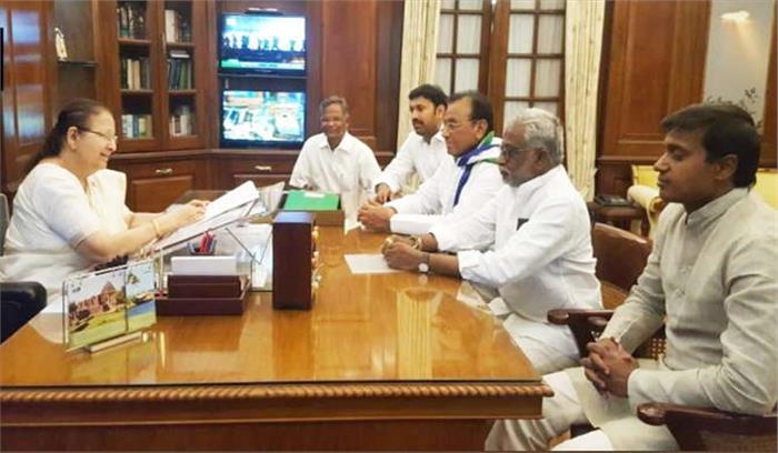आंध्र प्रदेश को विशेष राज्य का दर्जा देने की मांग पर अब वाईएसआर कांग्रेस के 5 सांसदों ने दिया इस्तीफा