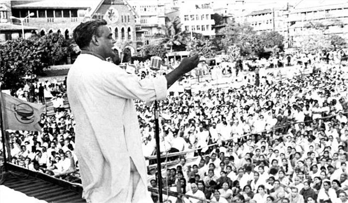 अटल बिहारी वाजपेयी - पढ़िए एक कालजयी राजनीतिज्ञ की 5 कविताएं 