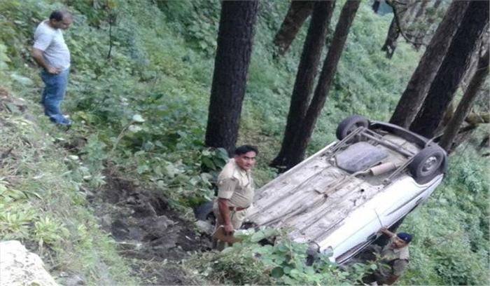 उत्तरप्रदेश से हिमाचल जा रही कार विकासनगर में दुघर्टनाग्रस्त, 1 की मौके पर मौत, 2 अन्य घायल 