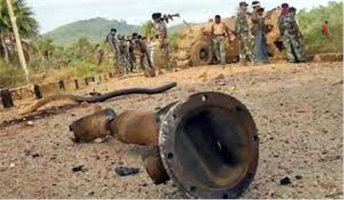 BREAKING NEWS - छत्तीसगढ़ - ओडिशा बॉर्डर के करीब CRPF की टीम पर नक्सली हमला , 3 जवान शहीद , कई गंभीर रूप से घायल

