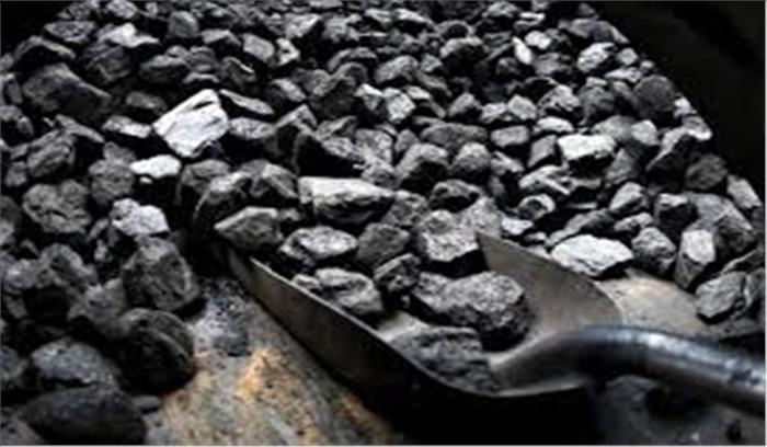 देश के कई इलाकों में अंधेरा छाने का डर, 122 बिजली घरों में कोयले की भारी कमी 