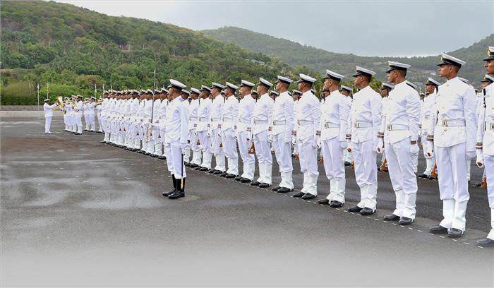 Indian navy में निकले सुनहरे नौकरियों के अवसर, जल्द भरें आवेदन