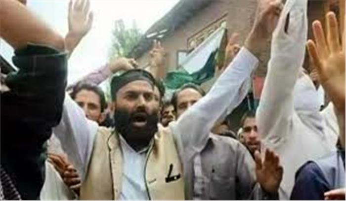 श्रीनगर में हुर्रियत नेता की गोली मारकर हत्या, पुलिस मामले की जांच में जुटी