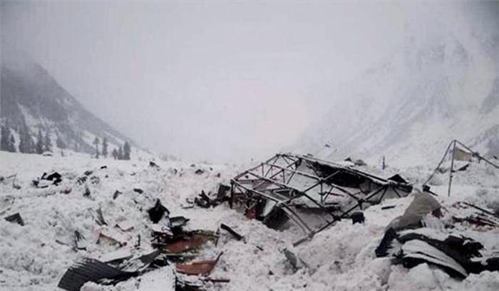 भारी बर्फबारी के बीच बांदीपोरा में हुआ हिमस्खलन, सेना के 3 जवान लापता, सर्च आॅपरेशन जारी