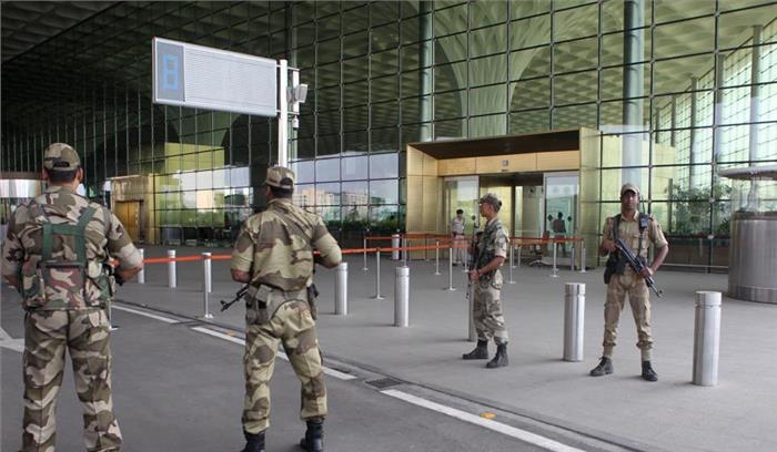 मुंबई एयरपोर्ट पर बम को लेकर अफरातफरी, अमेरिकी इंजीनियर हुआ गिरफ्तार, जांच पड़ताल में सामने आया BOM का सच 
