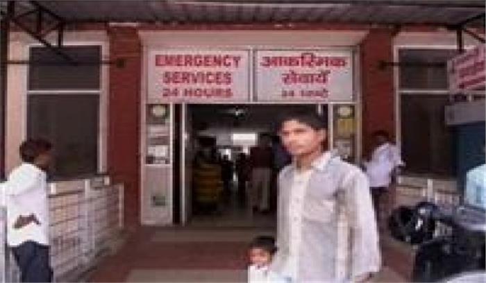 महंगे इलाज के दौर में हरिद्वार का जिला अस्पताल ने पेश की मानवता की मिसाल, डाॅक्टर-कर्मचारी मिलकर उठा रहे मरीजों का खर्चा  