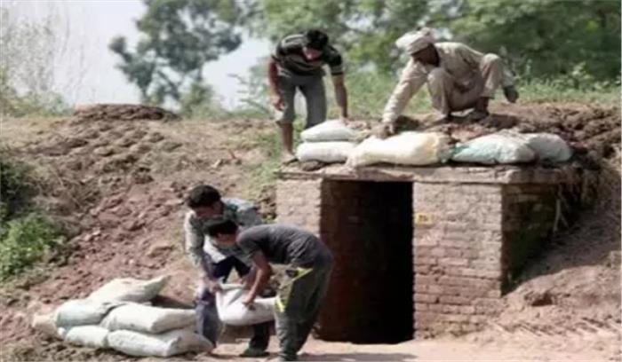 घरबाए पाकिस्तान ने LOC के निकट रहने वालों को जारी की एडवायजरी , कहा- ग्रामीण बंकर बनाने , रात में लाइन का न करें इस्तेमाल

