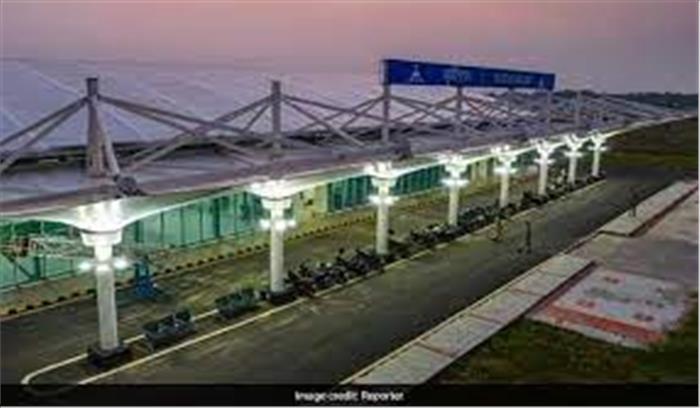 PM मोदी ने किया कुशीनगर इंटरनेशनल एयरपोर्ट का उद्घाटन , बोले - सड़क हो रेल या फ्लाइट एक दूसरे को सपोर्ट करें

