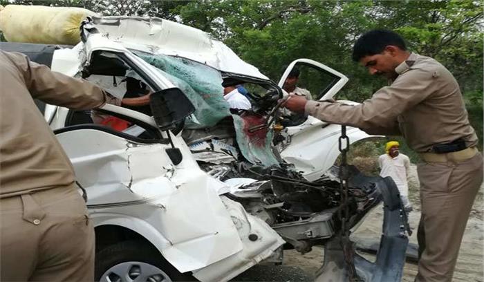 लखीमपुर खीरी में मैजिक और ट्रक में टक्कर, 9 लोगों की मौत, 8 गंभीर रूप से जख्मी