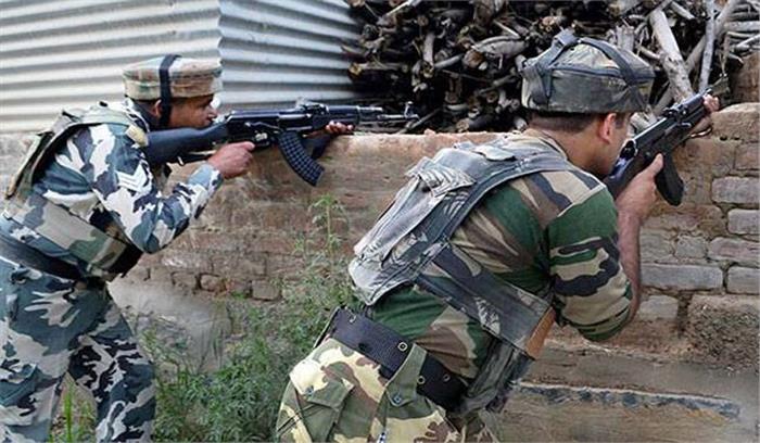 जम्मू-कश्मीर के शोपियां में सुरक्षा बलों ने चलाया बड़ा सर्च ऑपरेशन,  तलाशी अभियान के दौरान स्थानीय लोगों ने किया सुरक्षाबलों पर पथराव