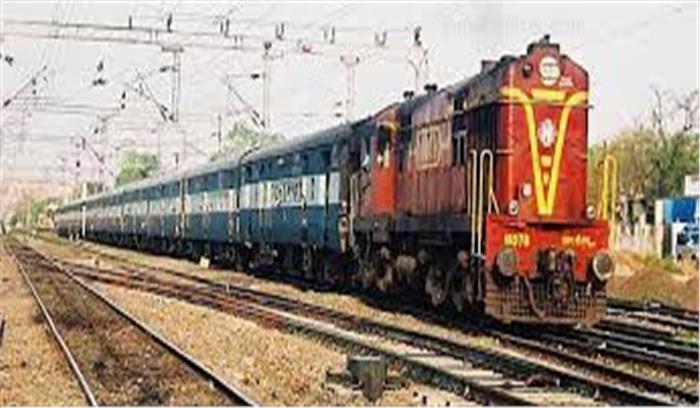 यात्रियों को रेलवे का तोहफा, 1 अप्रैल से टिकट कंफर्म न होने पर राजधानी और शताब्दी में यात्रा करने का मिलेगा मौका 