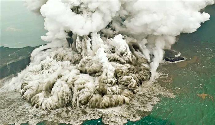 मौत के साए में लोग , इंडोनेशिया में फिर सुनामी की आशंका, ज्वालामुखी से निकल रही गहरीली गैस
