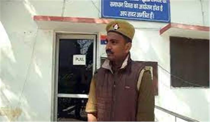 मेरठ पुलिस का रॉकस्टार सिपाही , 400 गानें लिखे- 3 एलबम लॉंच , दमदार आवाज से फैला रहे अपना जादू
