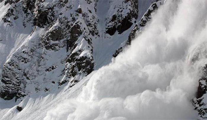 उत्तरकाशी में भारी बारिश के बाद हुए हिमस्खलन में 3 लोग दबे, आपदा प्रबंधन टीम आज करेगी तलाश शुरू