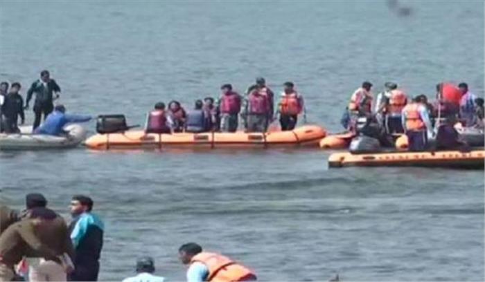 भोपाल की बडी झील में पलटी आईपीएस अधिकारियों की नाव, कोई जनहानी नहीं